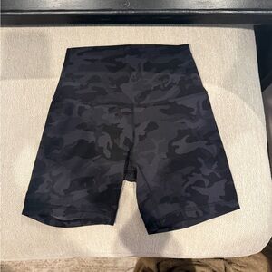 lululemon athletica Black Camo Bike Shorts - 6 inch